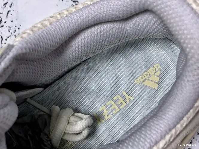 Boost Adidas EG7596 Analog Yeezy 700 0510